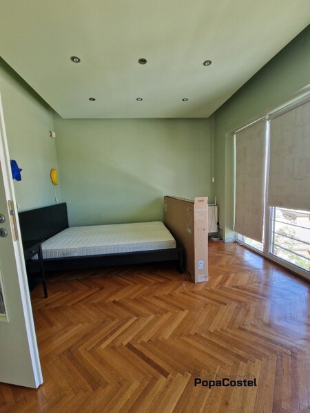 Piata Lahovari, Pitar Mos 3 camere etaj 4, 2 bai, 2 balcone, centrala proprie